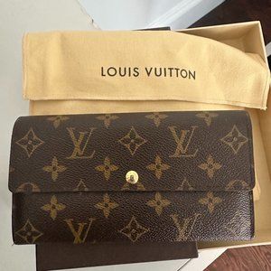 Louis Vuitton Monogram Sarah Wallet